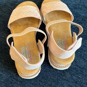 Sketchers memory foam, worn one time! Very pretty!!! Bobs
